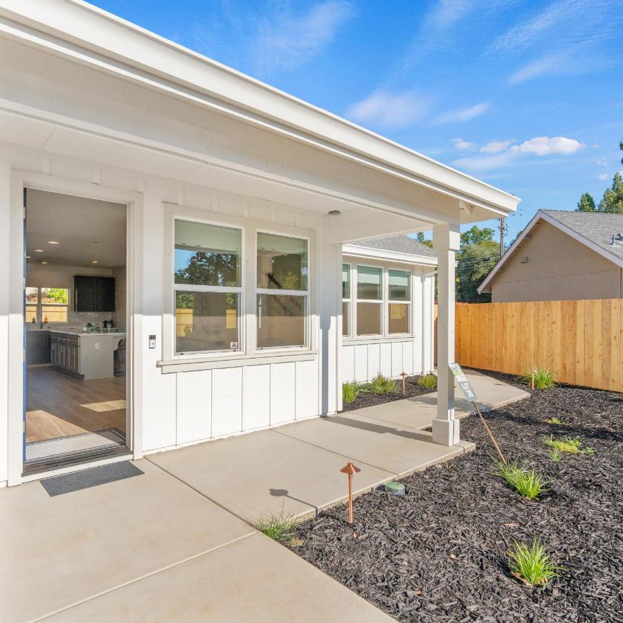 Newly Built Murphys Modern Retreat Exterior photo