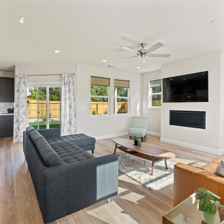 Newly Built Murphys Modern Retreat Exterior photo
