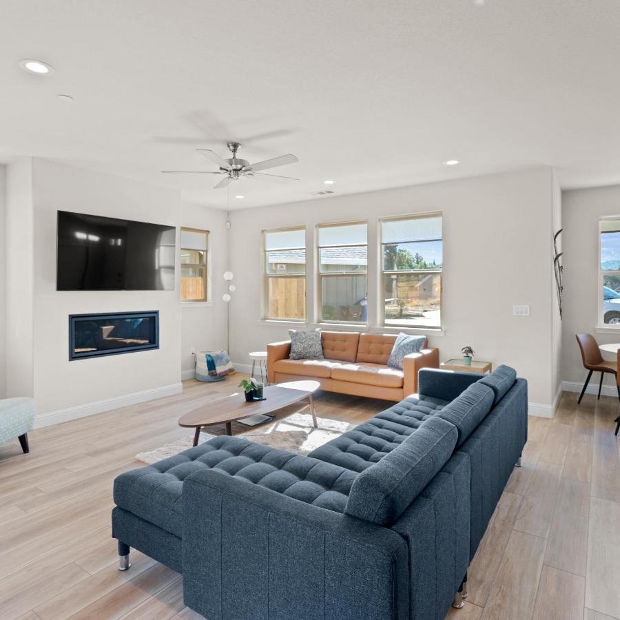 Newly Built Murphys Modern Retreat Exterior photo